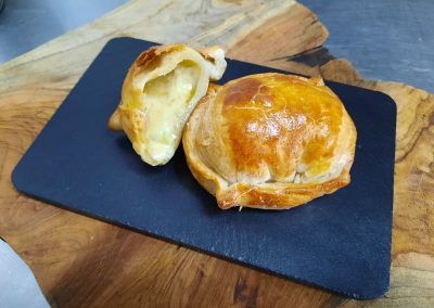 Empanadilla de apio y roquefort