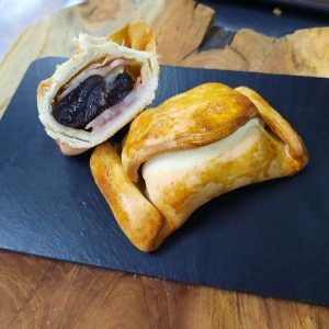 Empanadilla de bacon y ciruela