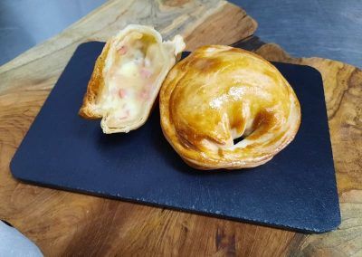 Empanadilla de jamón y queso