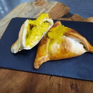 Empanadilla de pollo al curry