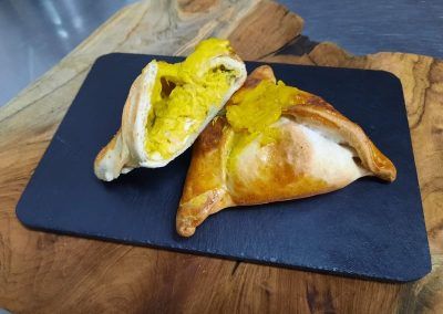 Empanadilla de pollo al curry